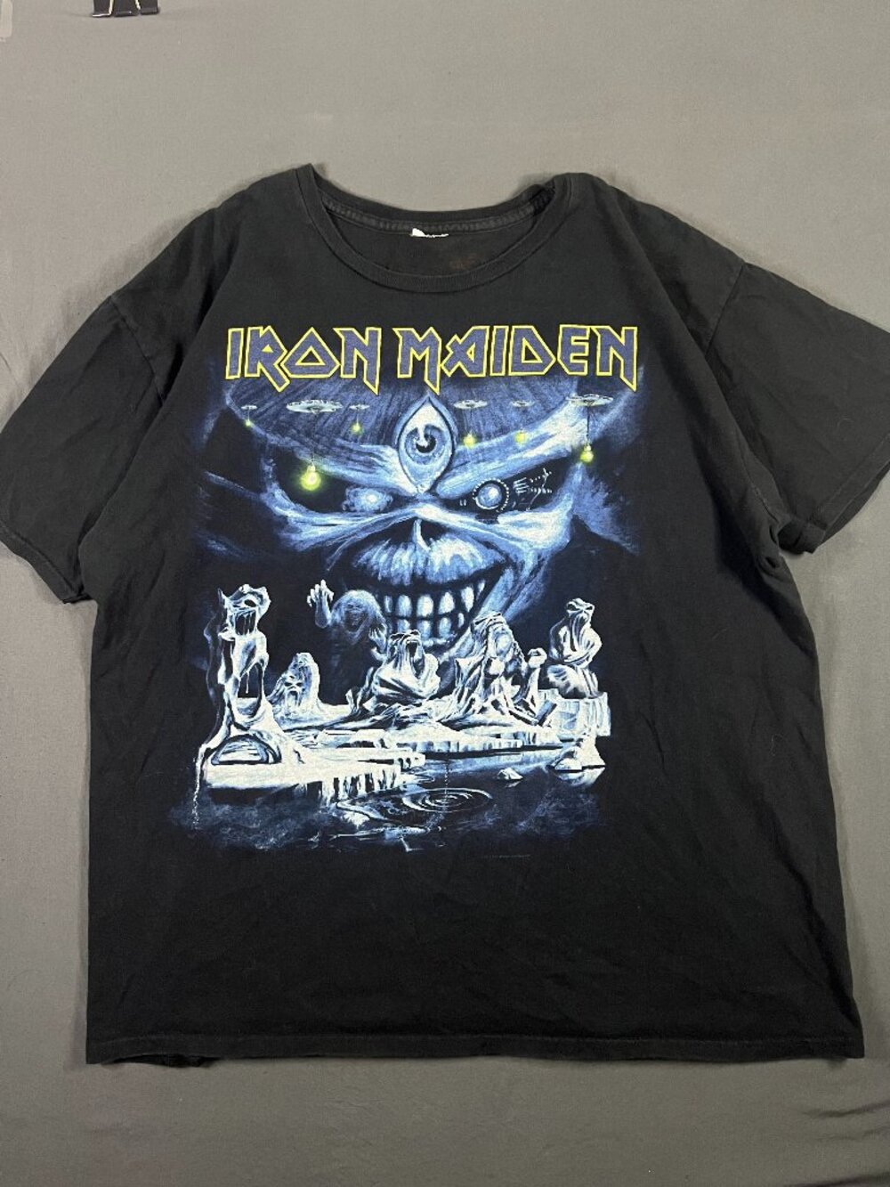 Y2K Iron Maiden Band Tee Cut Tag men Large Heavy Metal Rock Band Tee Collectible